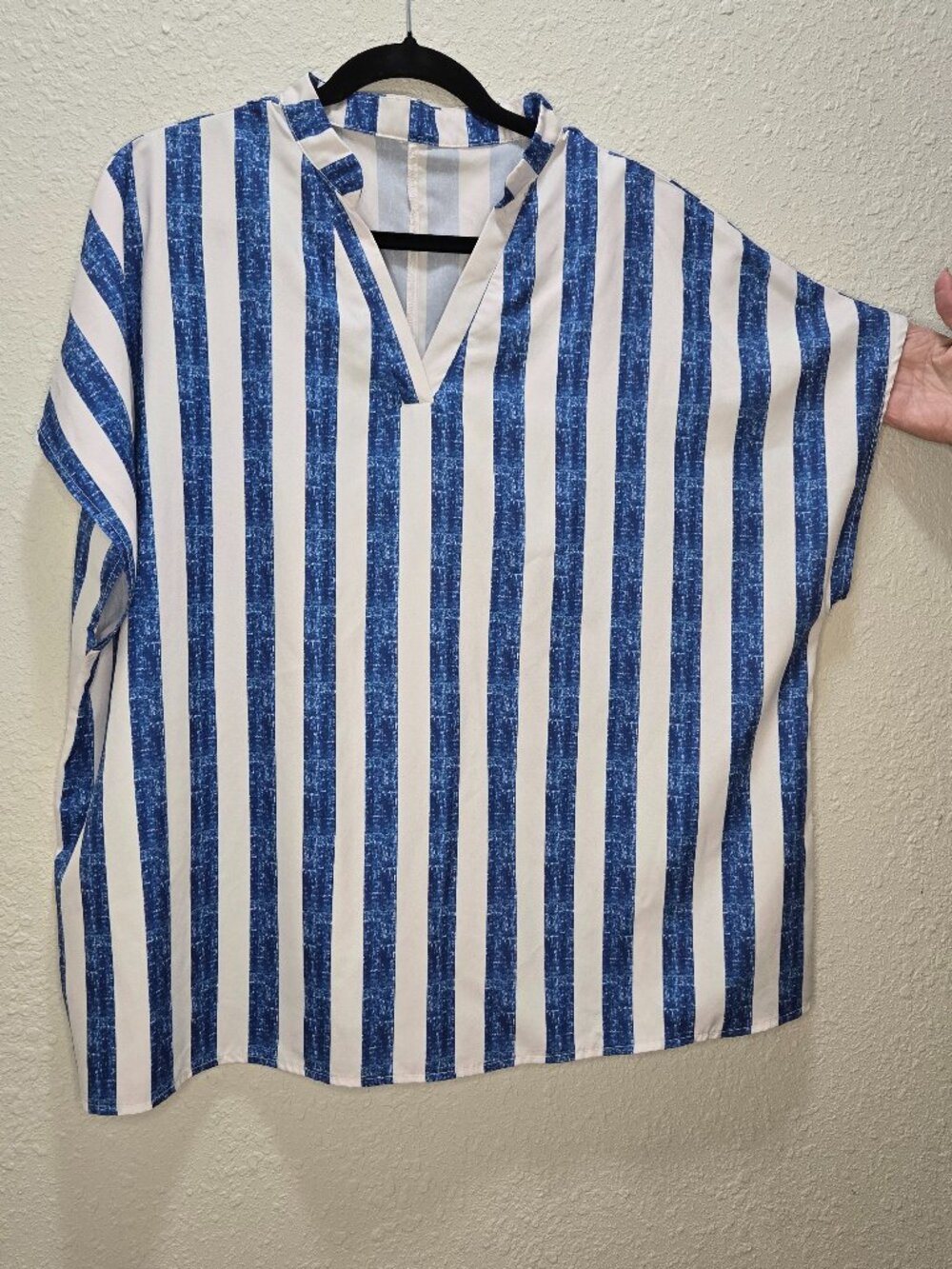 Women's Polyester Blue and White Striped Shirt, Size 2X, Raglan Sleeves